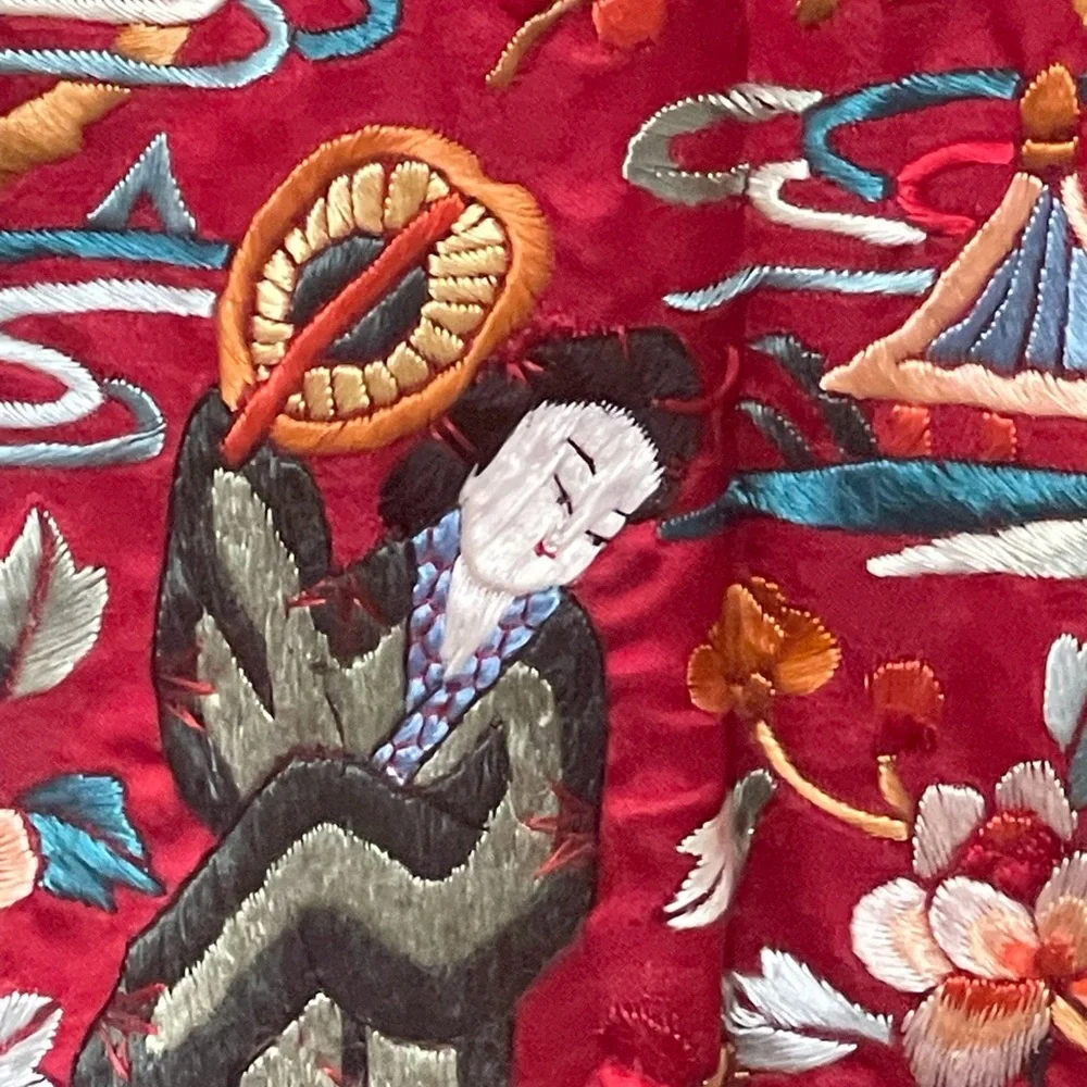 Vintage red silk embroidered kimono. Pristine. M-L - Picture 3 of 4